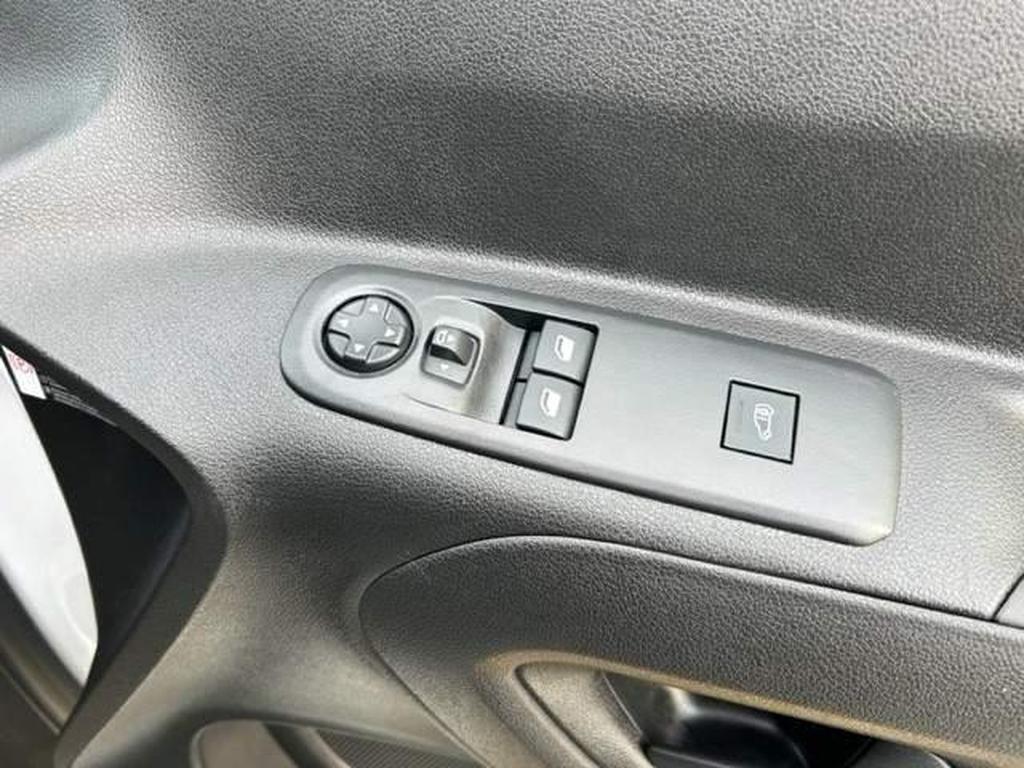 Fiat E-Doblo 50kWh Auto SWB 5dr (7.4W OBC) Gallery Image 9