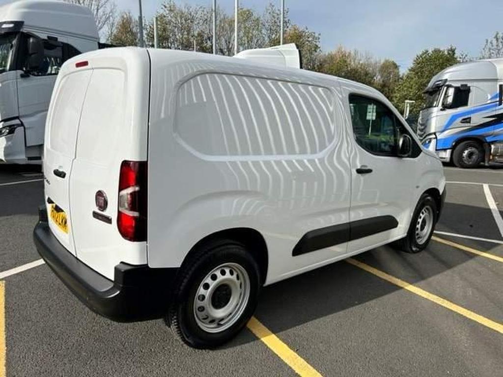 Fiat E-Doblo 50kWh Auto SWB 5dr (7.4W OBC) Gallery Image 12