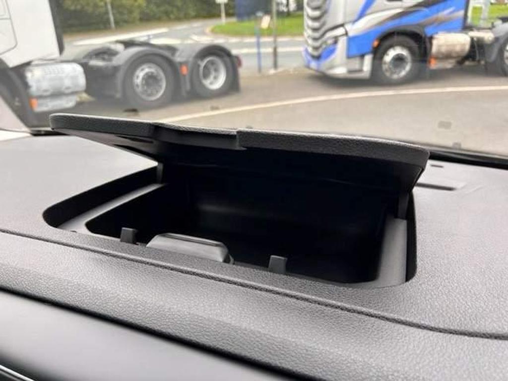 Fiat E-Scudo 75kWh Business Auto SWB 6dr (7kW charger) Gallery Image 9