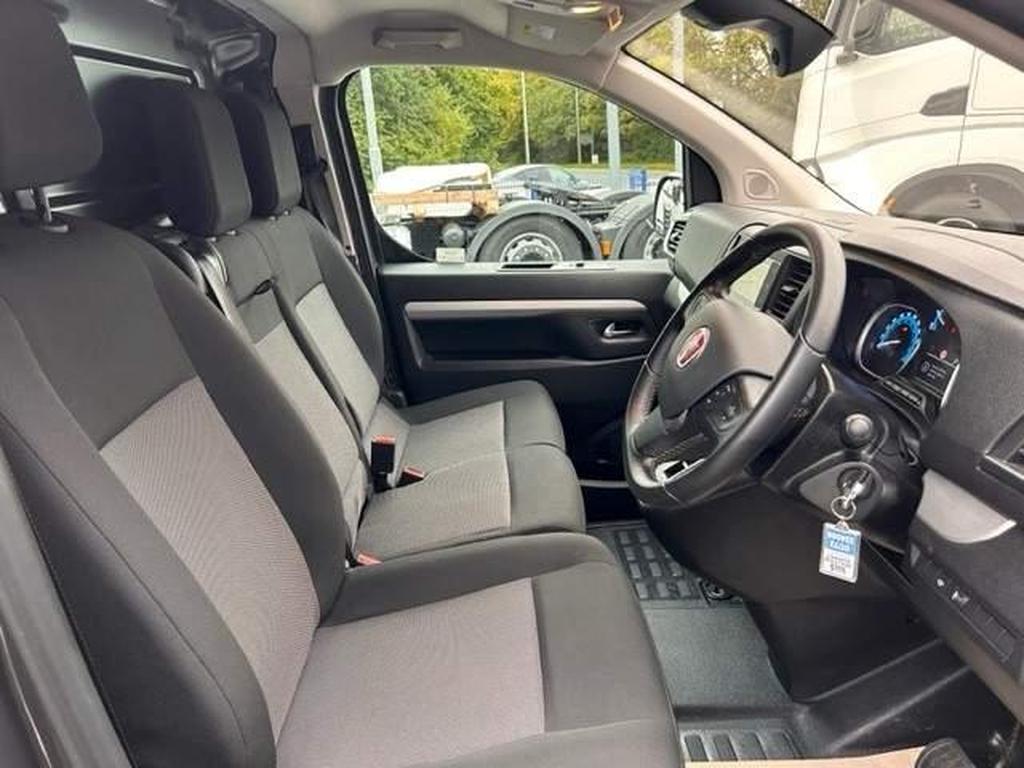 Fiat E-Scudo 75kWh Business Auto SWB 6dr (7kW charger) Gallery Image 4