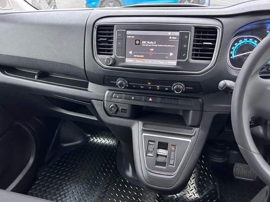 Fiat E-Scudo 75kWh Crew Van Auto SWB 6dr 11kW Charger Gallery Image 4