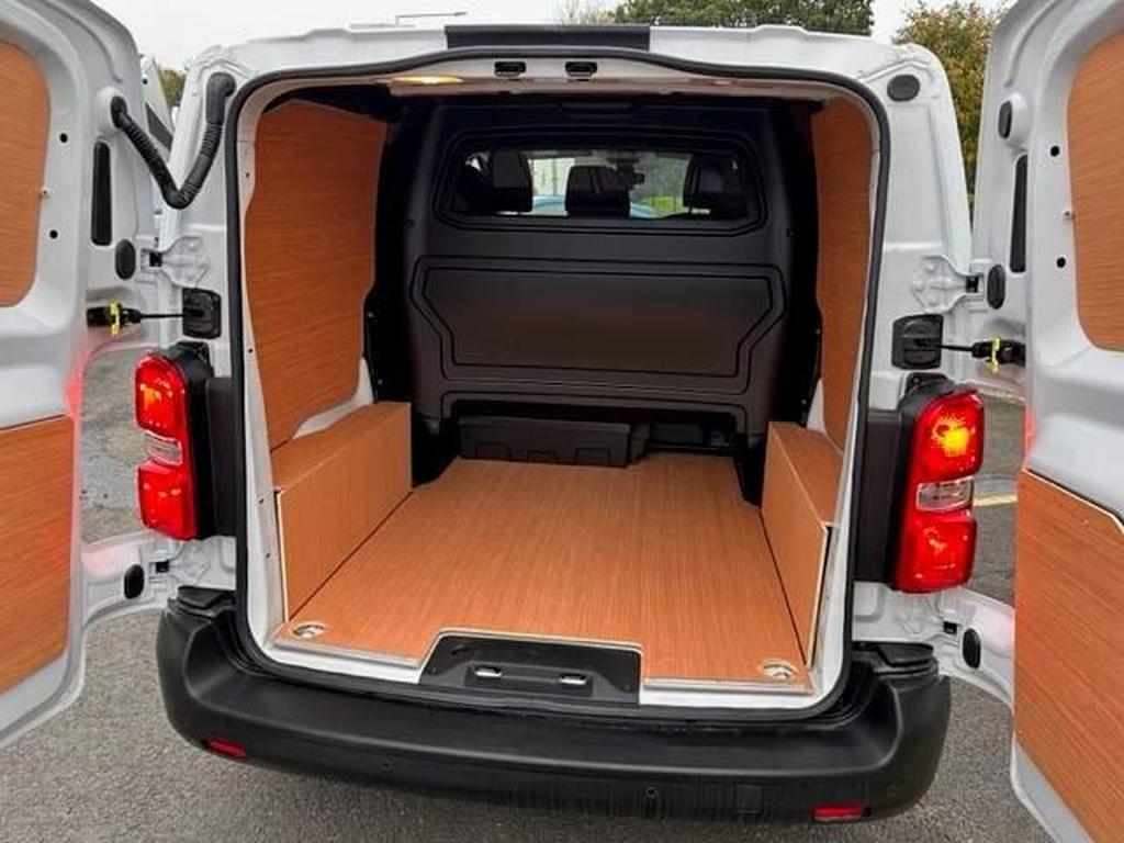 Fiat E-Scudo 75kWh Crew Van Auto SWB 6dr 11kW Charger Gallery Image 11