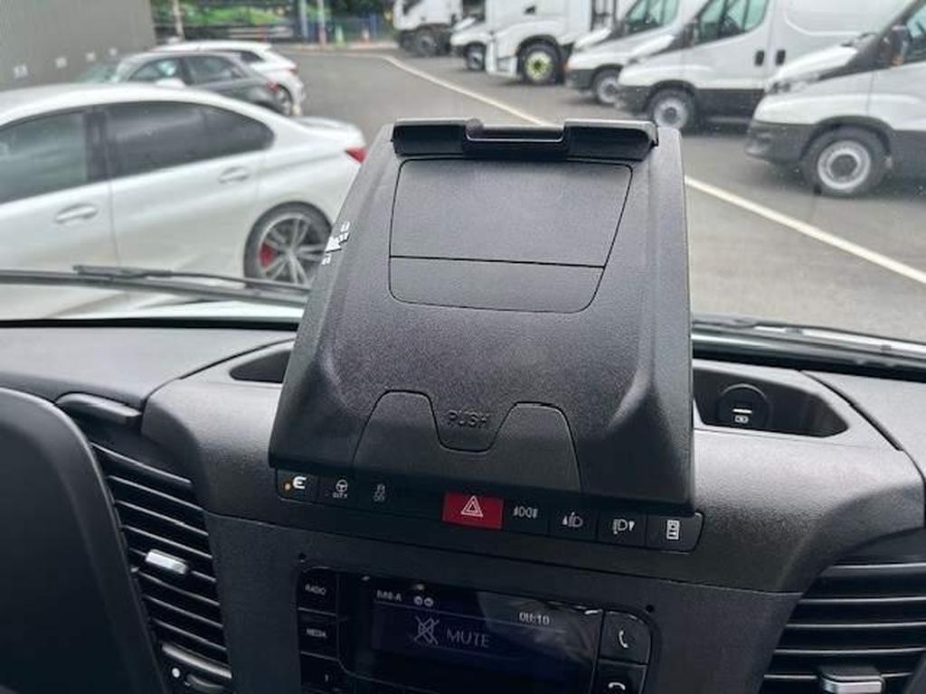 Iveco Daily 2.3D HPI 14V Business 35S 3750 LWB Euro 6 Gallery Image 7