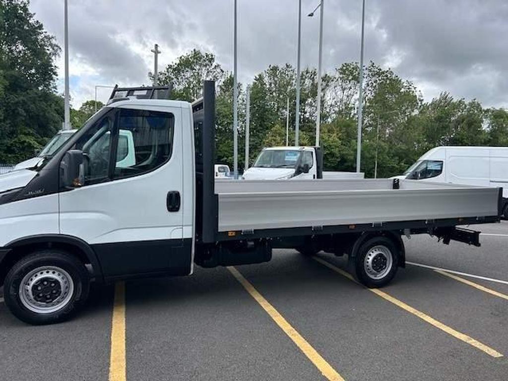 Iveco Daily 2.3D HPI 14V Business 35S 3750 LWB Euro 6 Gallery Image 11