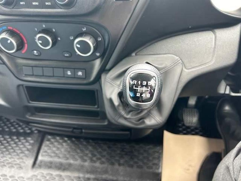 Iveco Daily 2.3D HPI 14V Business 35S 3750 LWB Euro 6 Gallery Image 5