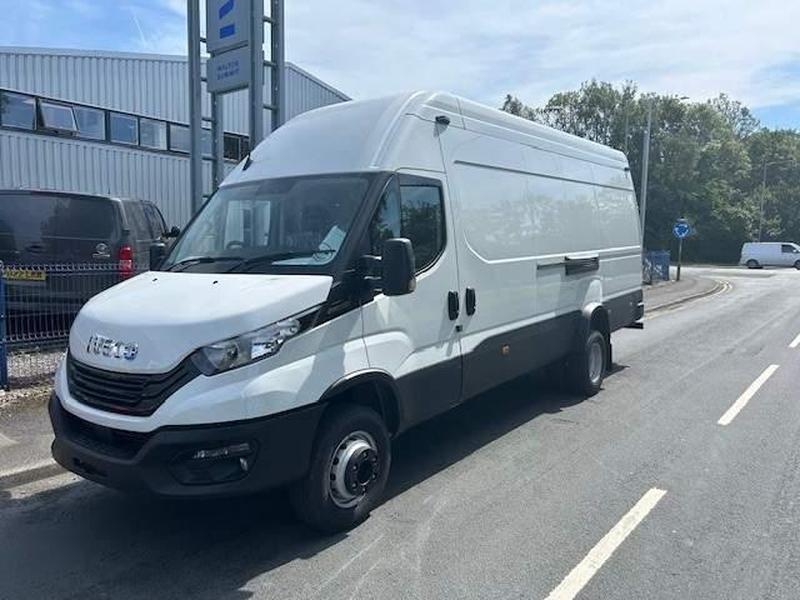 Brand New Iveco Daily 3.0D HPI 18V 70C 4100L Himatic LWB High Roof Gallery Image 11