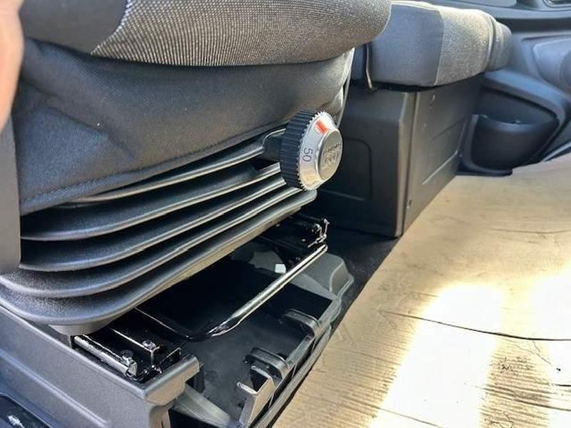 Brand New Iveco Daily 3.0D HPI 18V 70C 4100L Himatic LWB High Roof Gallery Image 9