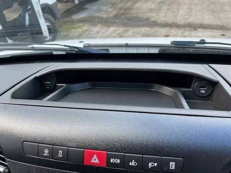 Brand New Iveco Daily 3.0D HPI 18V 70C 4100L Himatic LWB High Roof Gallery Image 4