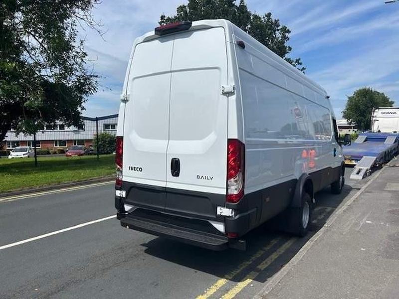 Brand New Iveco Daily 3.0D HPI 18V 70C 4100L Himatic LWB High Roof Gallery Image 14