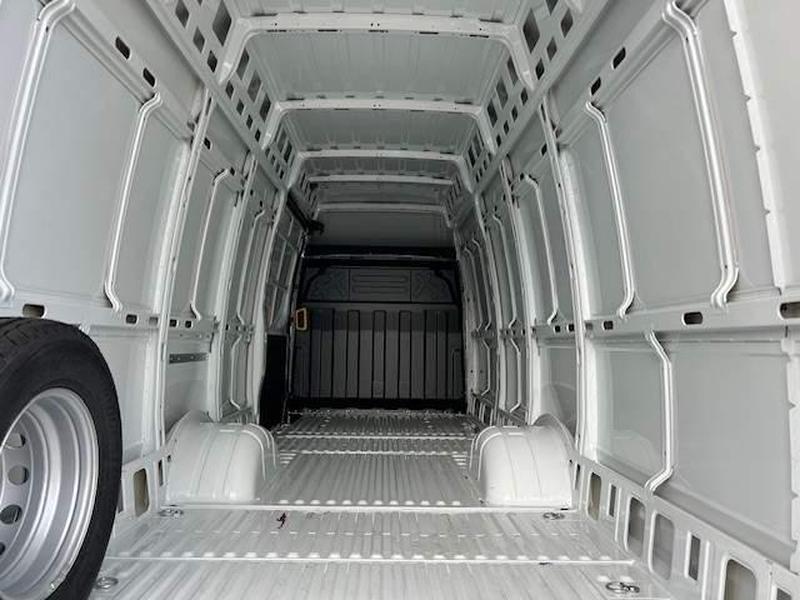 Brand New Iveco Daily 3.0D HPI 18V 70C 4100L Himatic LWB High Roof Gallery Image 16