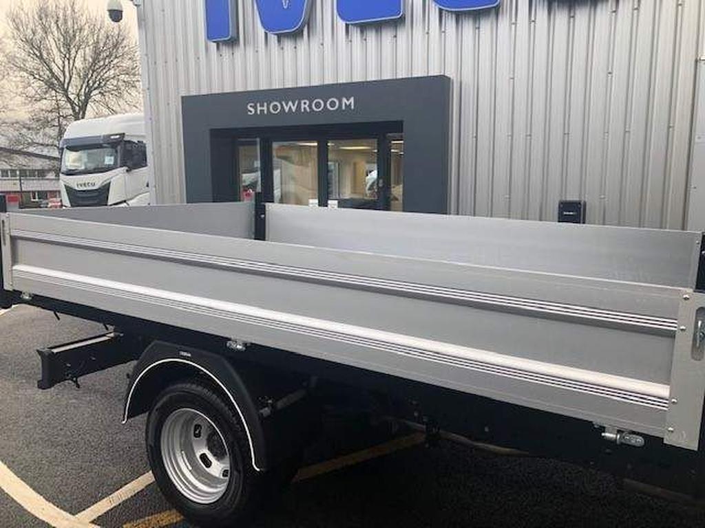 Brand New IVECO Daily 2.3D HPI 14V Business 35C 3450 MWB Euro 6 (ss) 2dr (DRW) Gallery Image 13